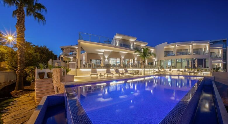 Hotel Caneiros Luxury House & Suites