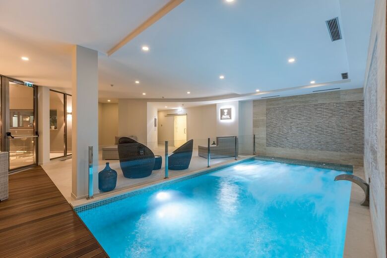 Hotel Caneiros Luxury House & Suites