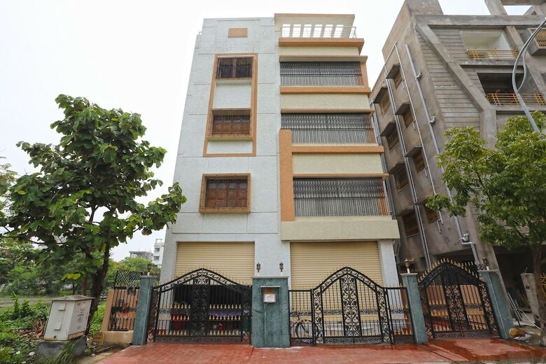 Hotel Oyo 14760 Swagath Guest House