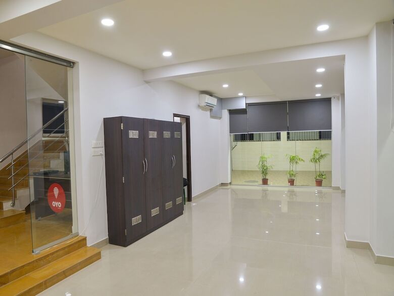 Hotel Oyo 14862 Nk7
