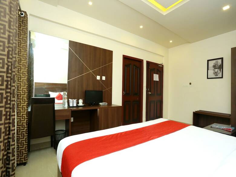 Apartamentos Oyo 16812 Hotel Padippurayil