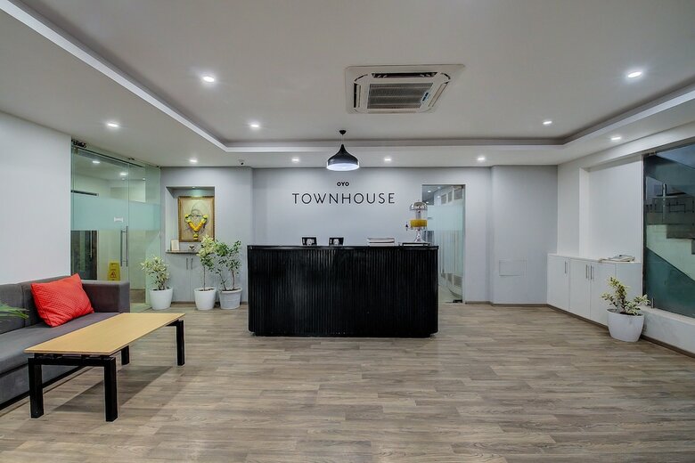 Hotel Oyo Townhouse 046 Khar West Station
