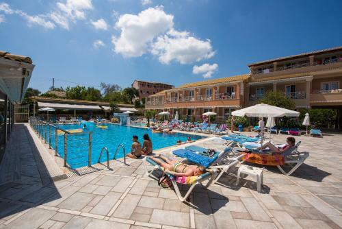 Kavos Plaza Hotel