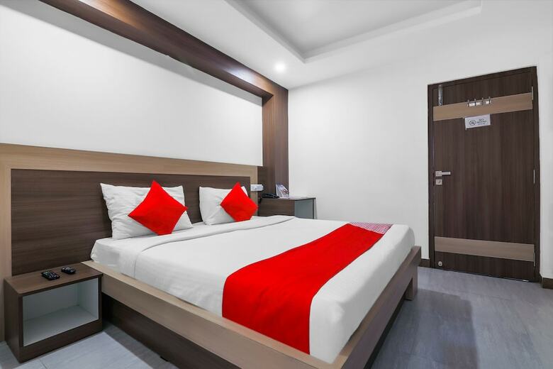 Hotel Oyo Flagship 22529 Elegance Inn