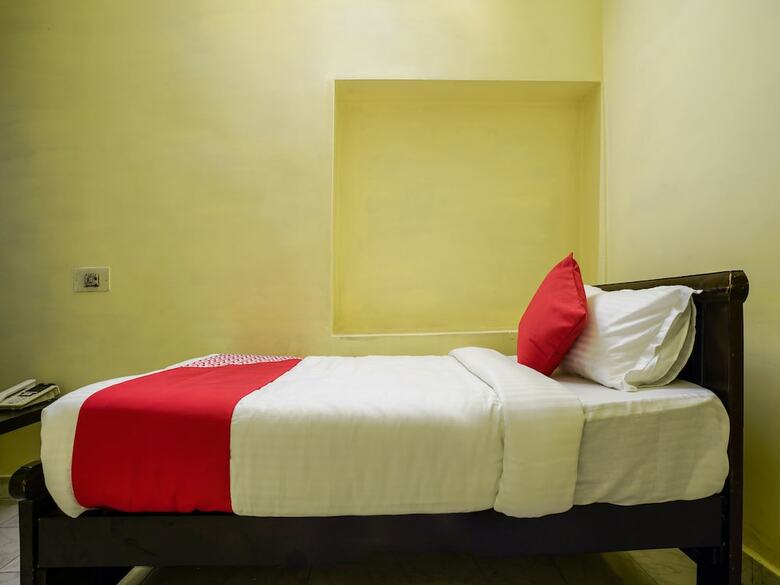 Hotel Oyo 19121 V G Guest House