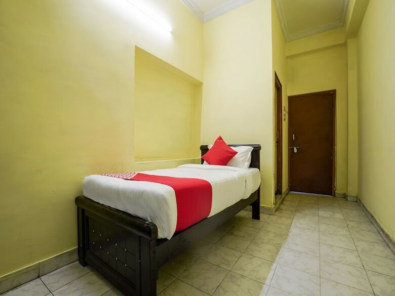 Hotel Oyo 19121 V G Guest House