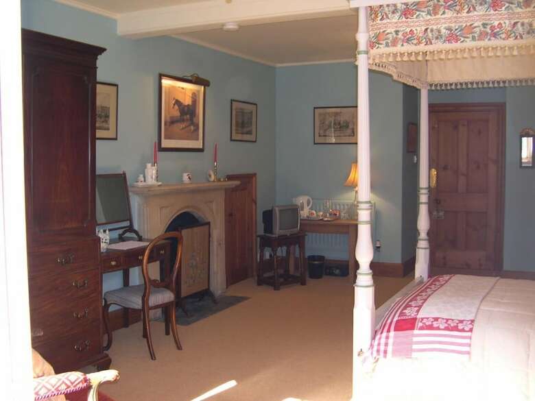 Bed & Breakfast Lullington House