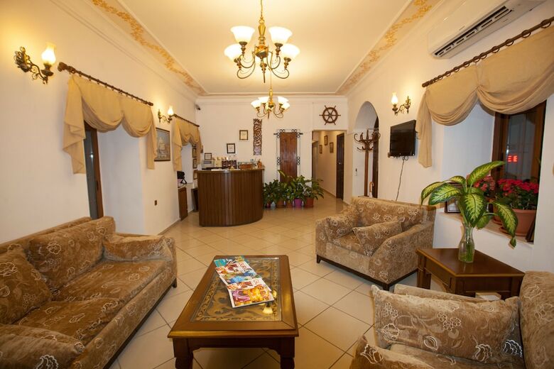 White Pearl Hotel