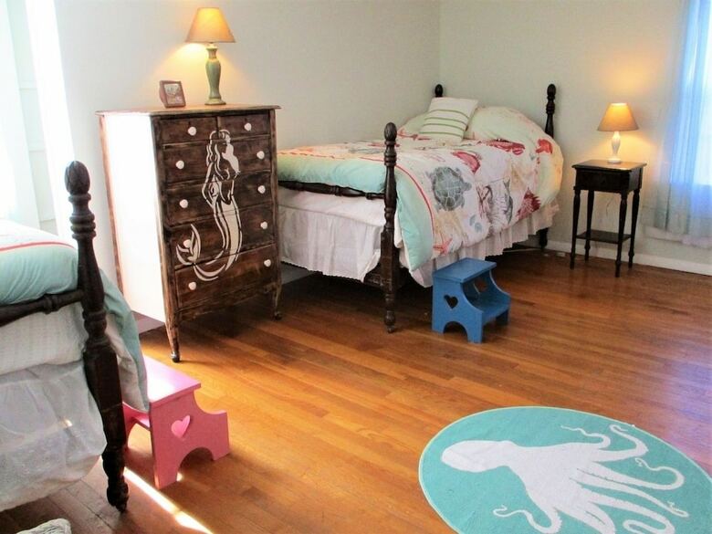 387 Strawberry Hill - 4 Bedroom House