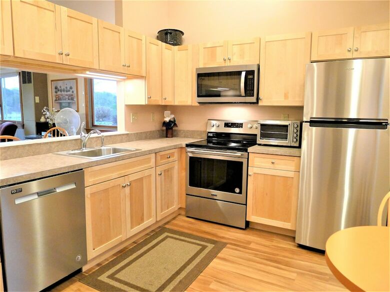 51 Middlecott - 2 Bedroom Condo