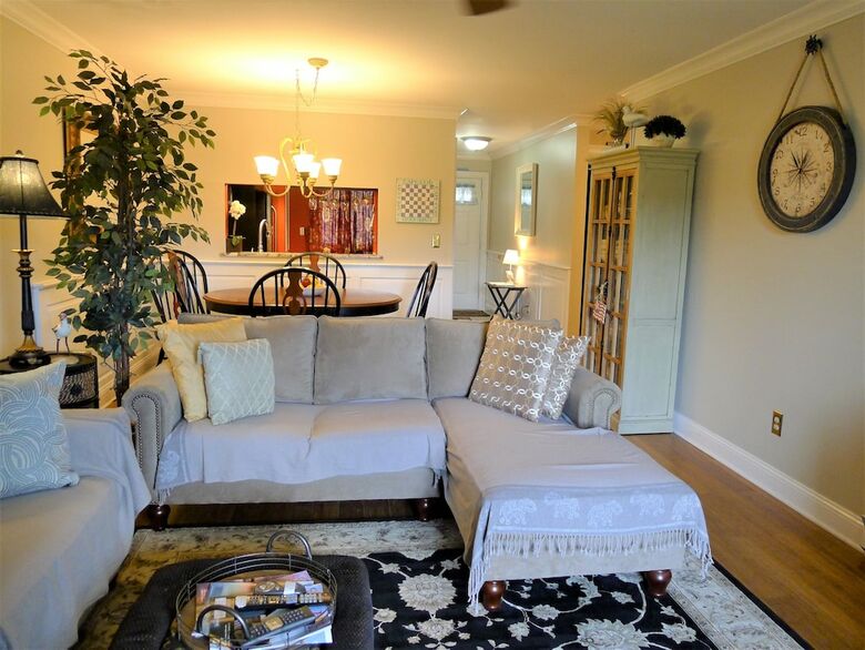 112 Chilton - 2 Bedroom Condo
