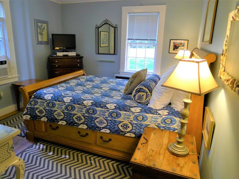 64 Rock Harbor - 3 Bedroom House