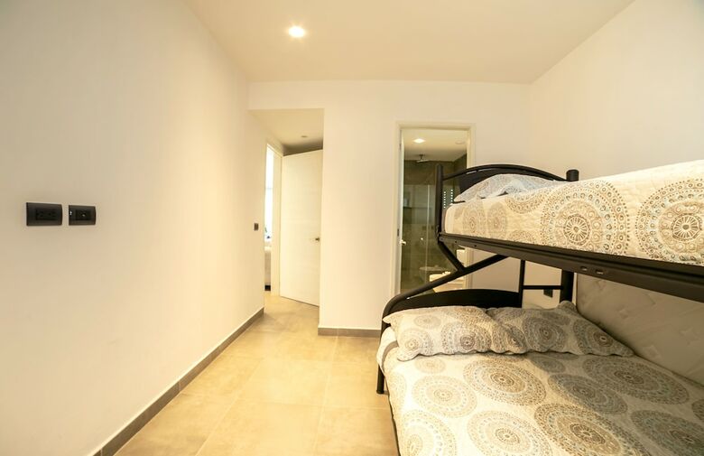 Quinto Sol Luxury Apartments By Mikitito Rentals