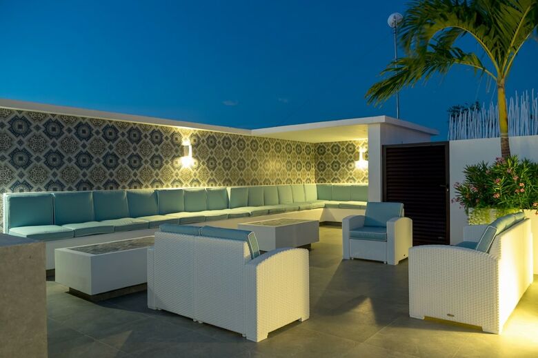 Quinto Sol Luxury Apartments By Mikitito Rentals