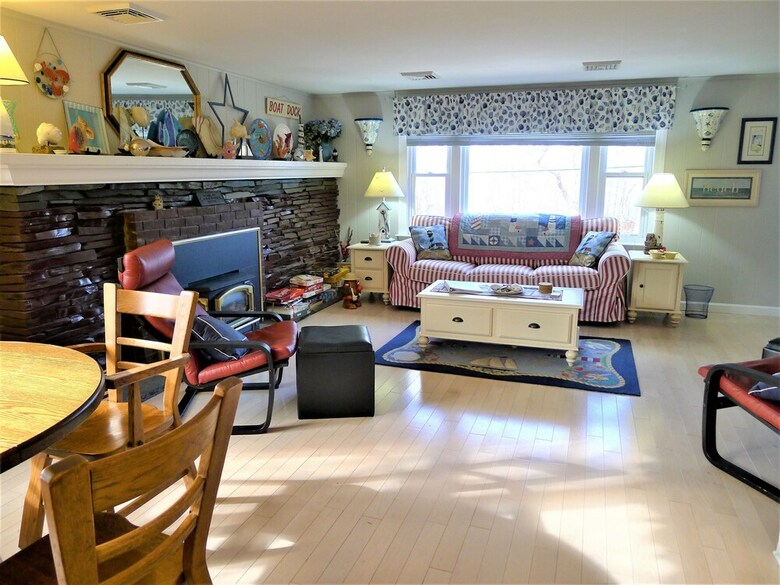 563 Pleasant Lake - 4 Bedroom House