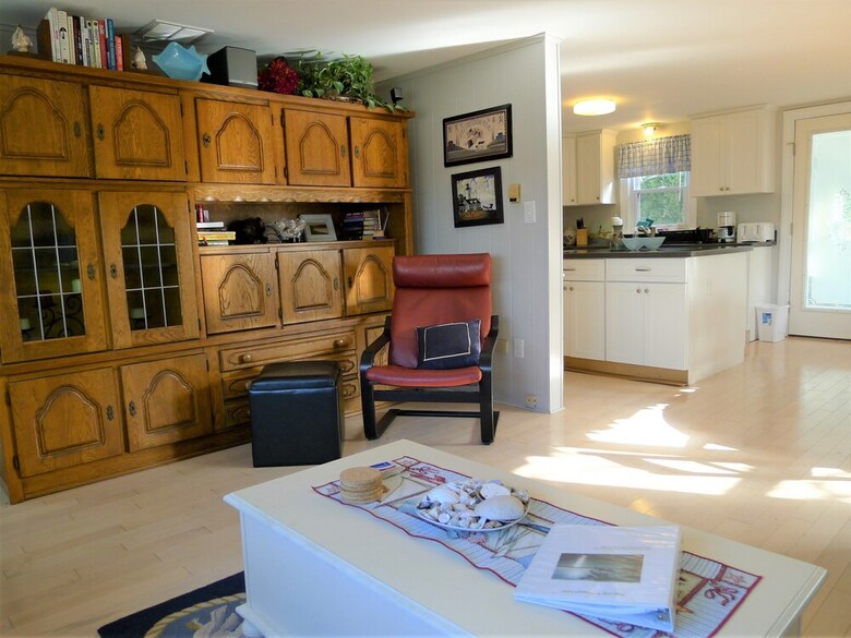563 Pleasant Lake - 4 Bedroom House