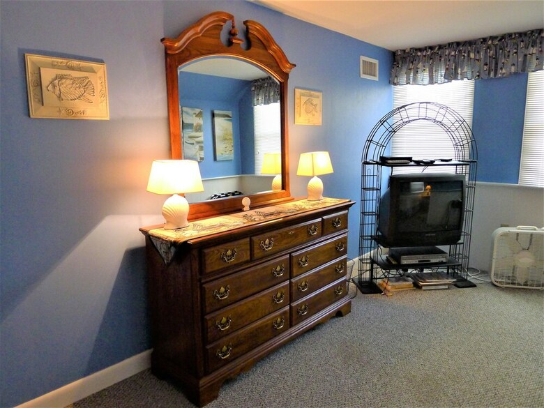 563 Pleasant Lake - 4 Bedroom House