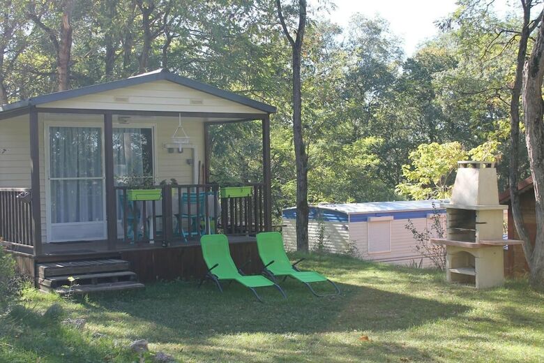 Camping De Montmaurin