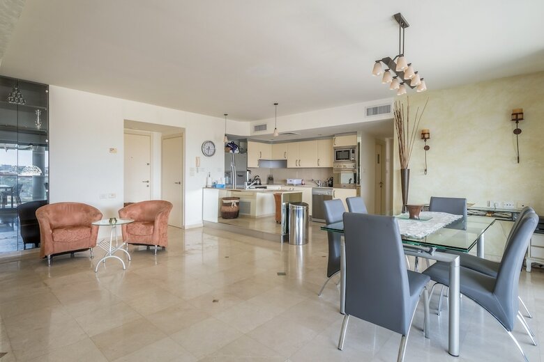 Apartamento Beach Front By Ritz Hotel Pool Parking
