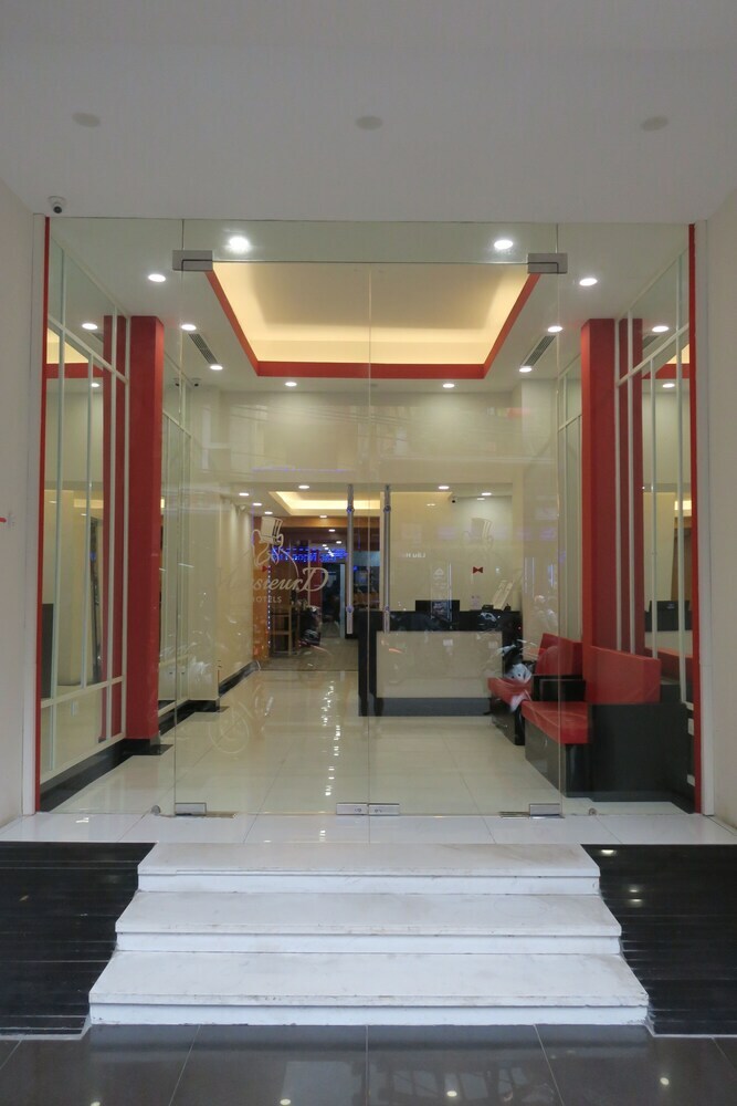 Monsieur Diesel Hang Bac Hotel