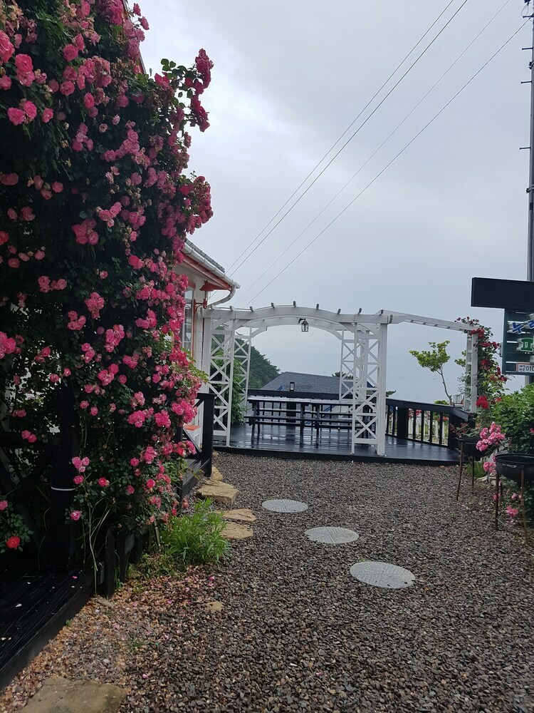Nuri Pension