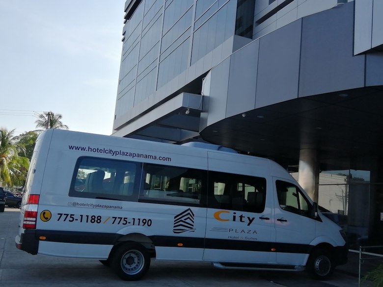 City Plaza Hotel & Suites