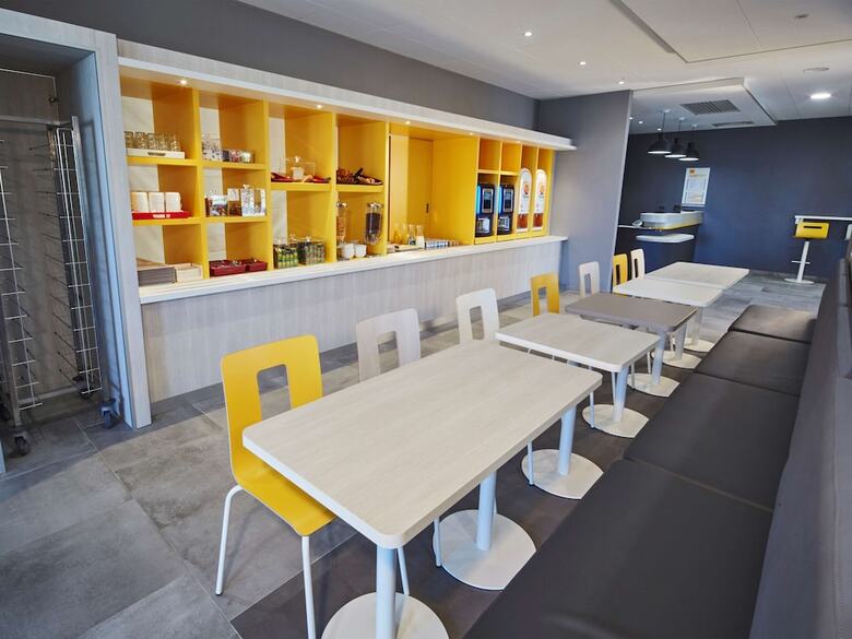 Hotel Kyriad Eco - Clermont Ferrand Estaing