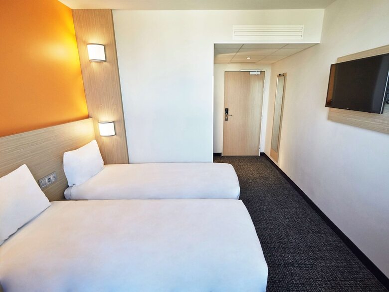 Hotel Kyriad Eco - Clermont Ferrand Estaing