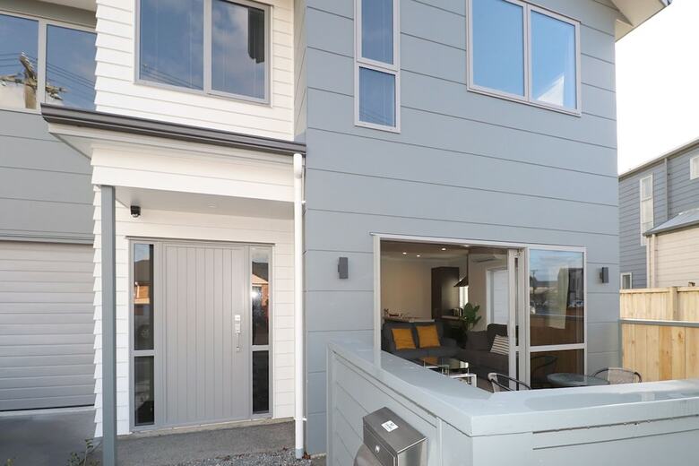 3 Brm Apartment On Jones Crescent