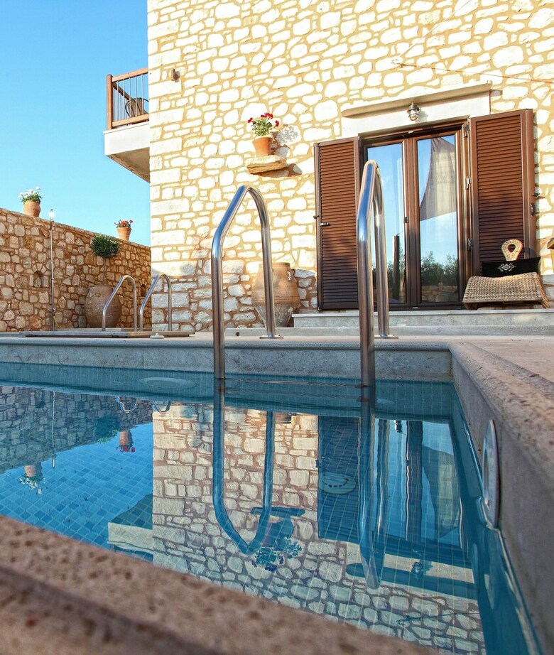 Villa With Private Pool Near The Beach