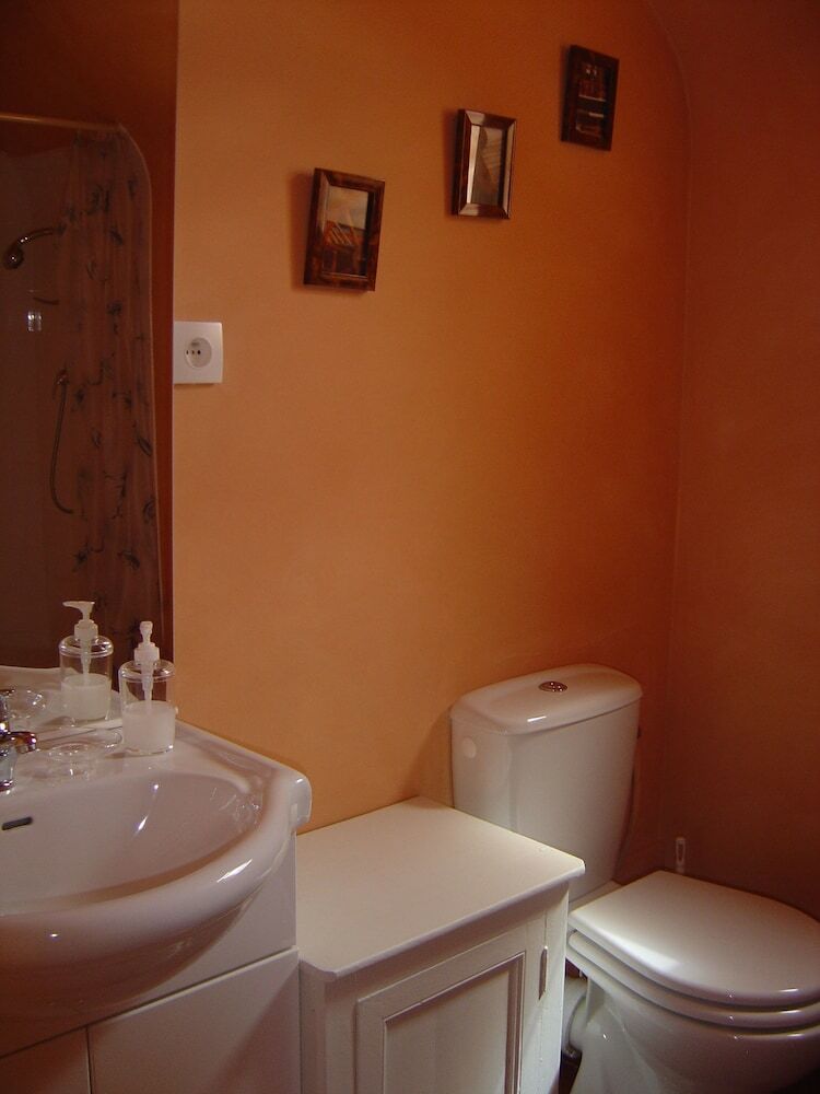 Le Clos St Michel C�t� Mer