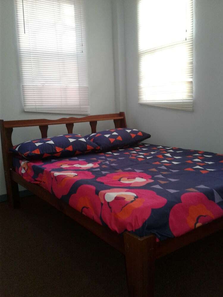 Hostal Apartments 145