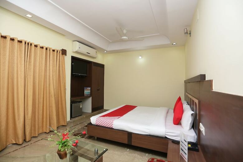 Hotel Oyo 8625 Yogendra Residency