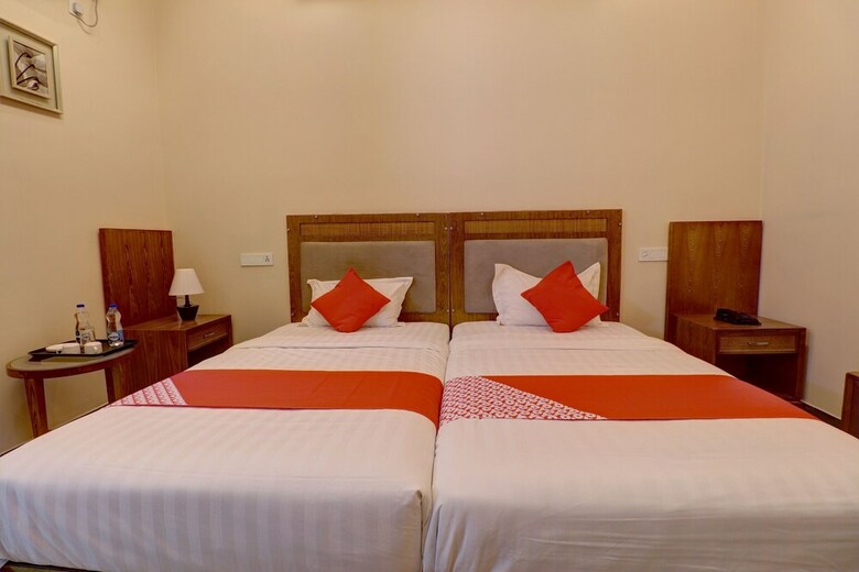 Hotel Oyo 24132 Genx