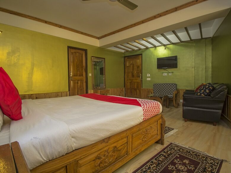 Hotel Oyo 23409 Lama Dhim