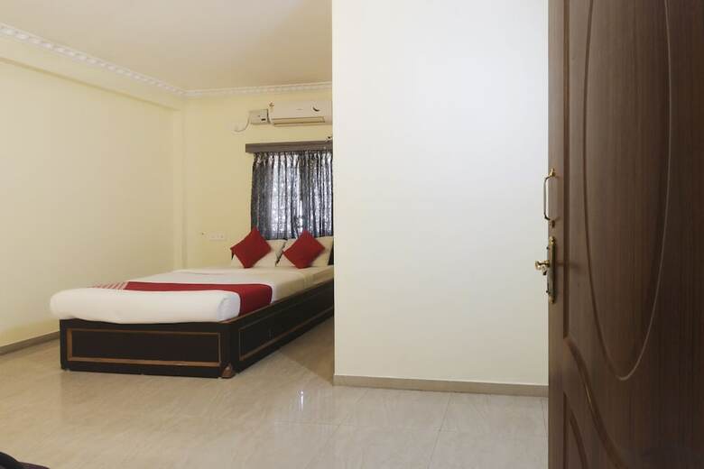 Hotel Oyo 24392 Flagship Damodar Inn