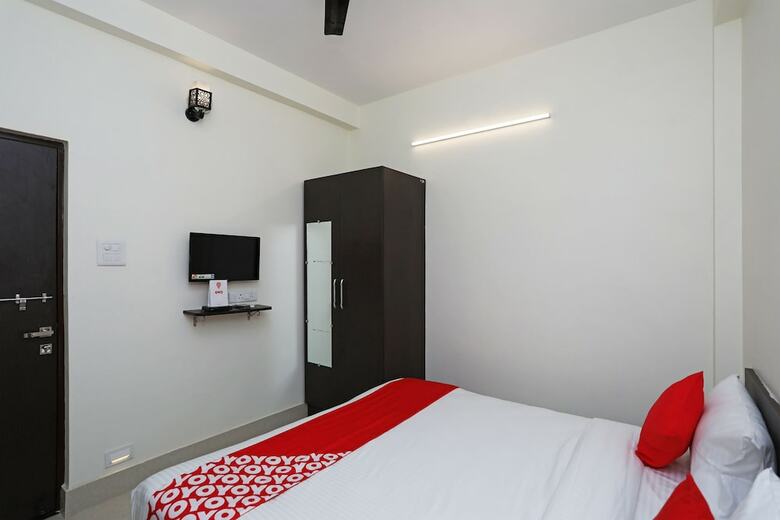 Hotel Oyo 16708 Sada Shiv Guest House