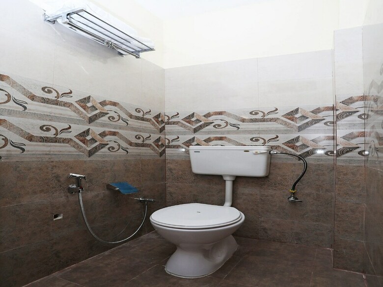 Hotel Oyo 16708 Sada Shiv Guest House