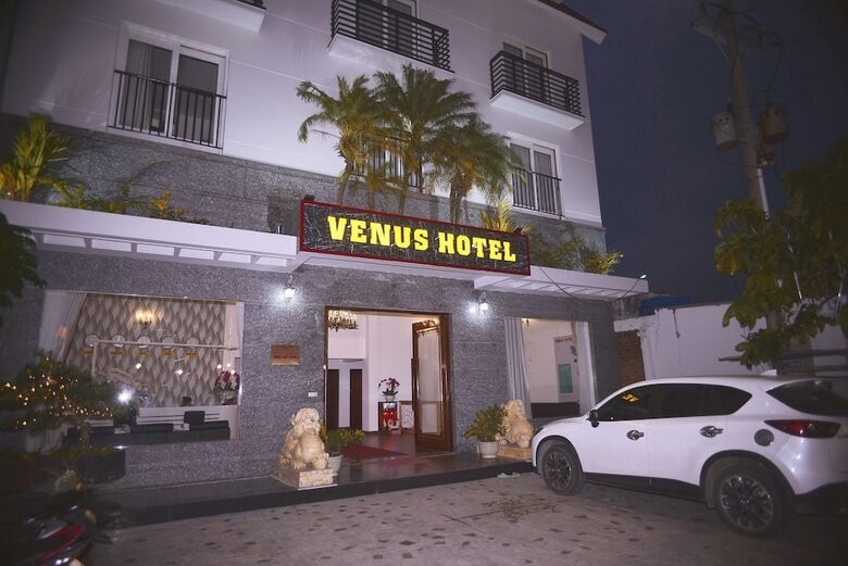 Venus Hotel - Massage & Sky Bar