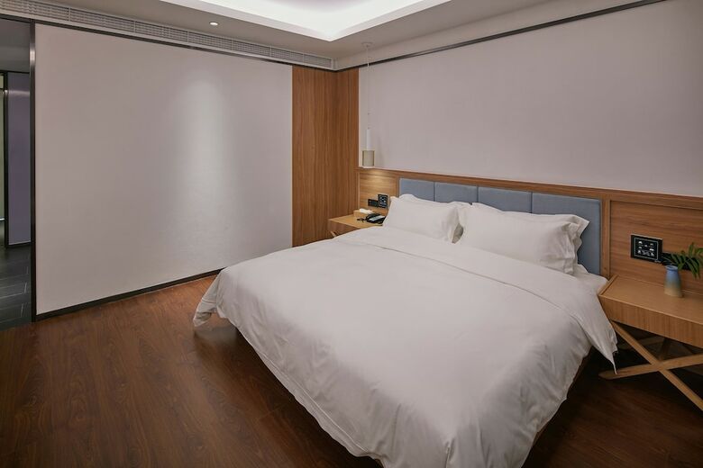 Floral Hotel Chongqing Xingyuehui