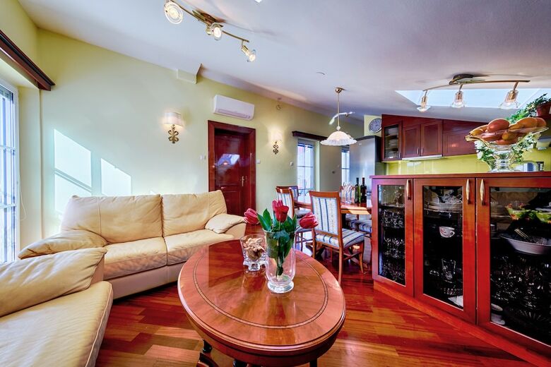 Apartments Donna With Sea View