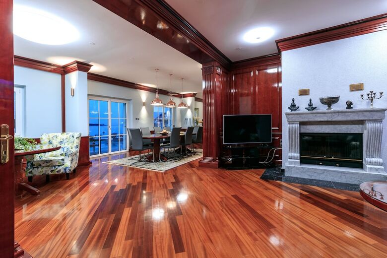 Apartments Donna With Sea View
