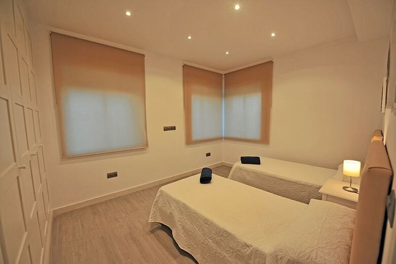 Apartamentos Terrazas Plaza Arenal 5 Dormitorios