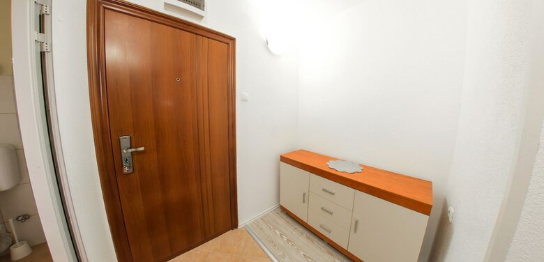 Studio Apartment Zebra