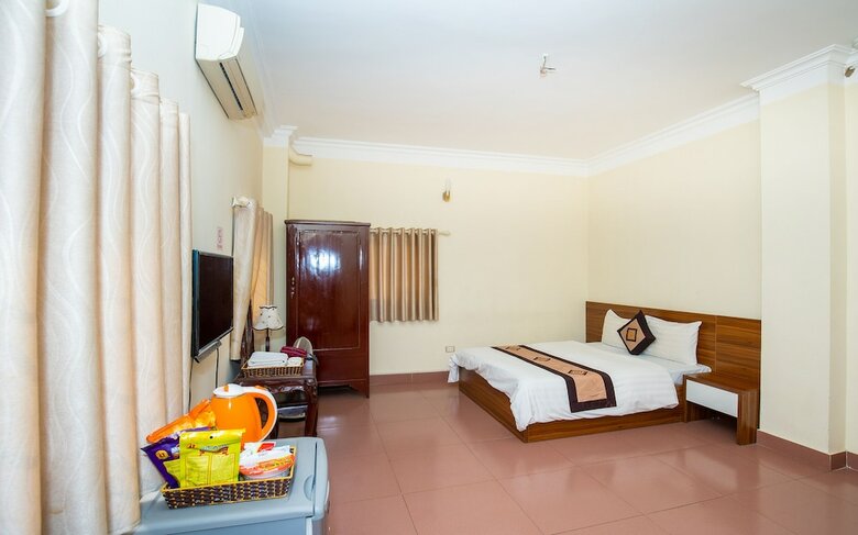 Ho Sen Xanh Hotel