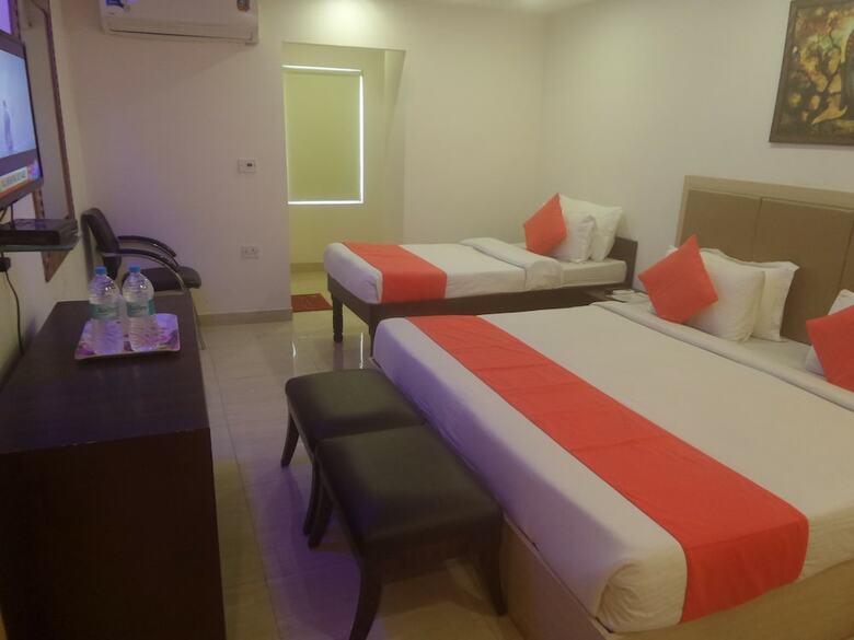 Airport Hotel Mahal