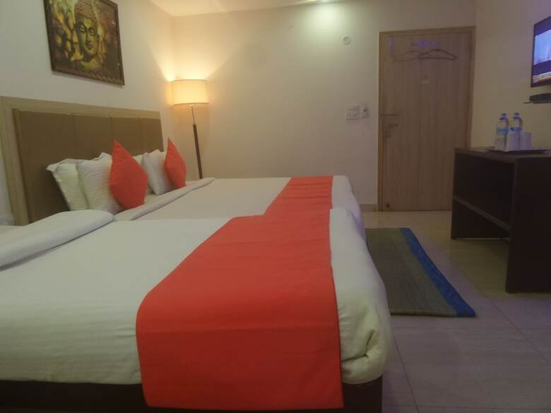 Airport Hotel Mahal