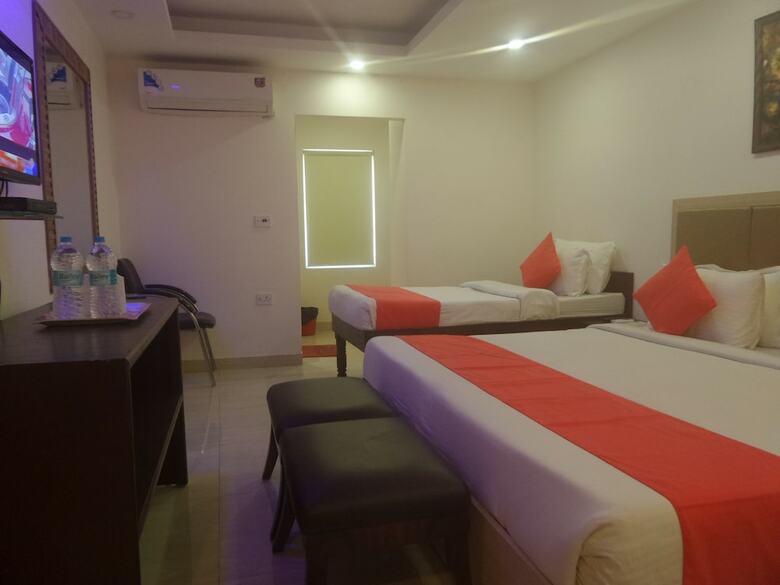 Airport Hotel Mahal