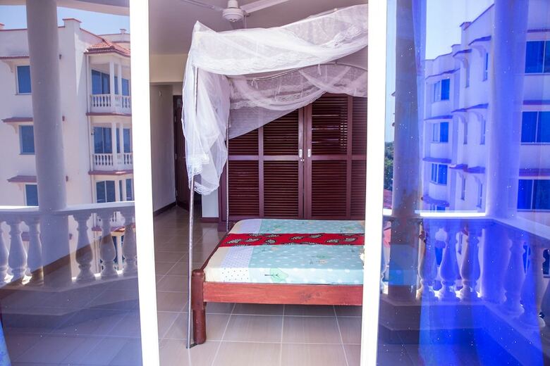 Apartamentos Safiri Kenya Home