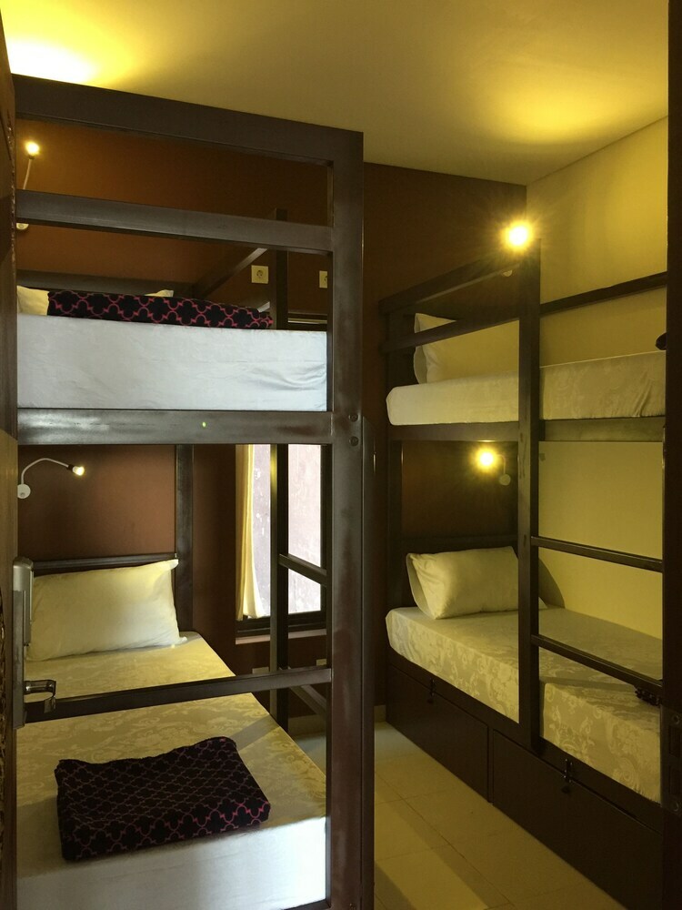 Hostal Gelatik Bed And Breakfast - Hostel